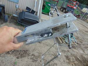 lot 127 image: Aluminum Trailer Tongue Bracket
