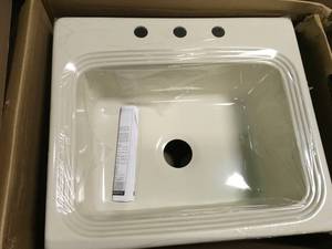 LOT WITH SINKS USUALLY USED FOR LAUNDRY ROOM OR BASEMENTS SEE PICS