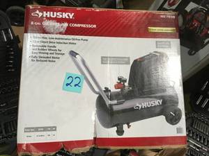 LOT WITH ASSORTED HUSKY GARAGE TOOLS SEE PICS