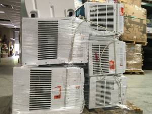 LOT WITH AIR CONDITIONERS DIFFERENT SIZES SEE PICS NOT CHECKED