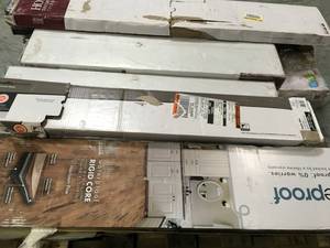 MIXED LOT OF FLOORING SEE PICS