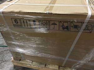 WHIRLPOOL Energy Star 24,000 BTU 230-Volt Window Air Conditioner with Dehumidifier and Remote SEE PICS NOT USED
