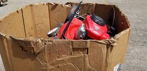 PALLET WHIT ASSORTED MOWER FOR PARTS O REPAIR