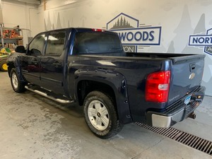 lot 3 image: 2010 Chevy Silverado 1500 4x4 -No Reserve-