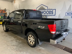 lot 4 image: 2004 Nissan Titan 4x4 -No Reserve-
