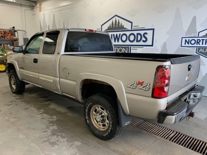 lot 5 image: 2004 Silverado 2500 4x4 -No Reserve-