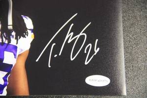 lot 44 image: Trae Waynes 8x10 Photo Autograph TSE COA