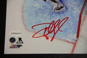 lot 45 image: Devan Dubnyk 8x10 Photo Autograph TSE COA