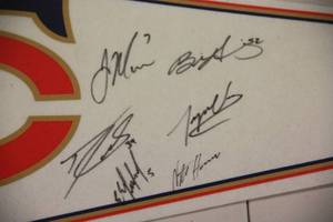 lot 51 image: Minnesota Twins Pennant w 6 Autograph  Joe Mauer Auto