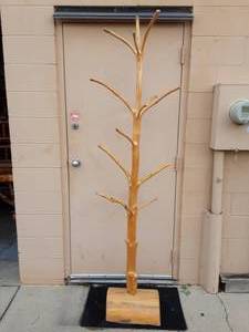 lot 25 image: 84 Coat Tree