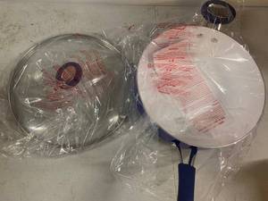 lot 86 image: Covered Fry Pan