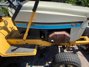 International 1320 Mowertractor