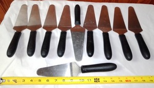 lot 36 image: 10 WinCo Pie Servers
