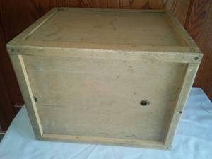 lot 102 image: Wood Cabinet  Sliding Door, very Nice.