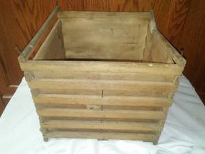 lot 148 image: Chicken Egg Crate - original Wood