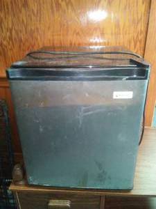 lot 159 image: Magic Chef Mini Fridge