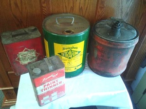 lot 177 image: 4 Vintage cans