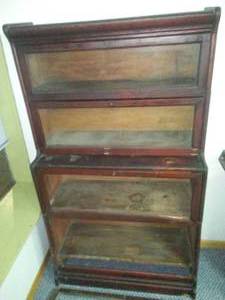 lot 217 image: 4 Shelf glass front Library..