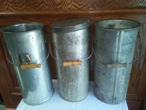 lot 264 image: 3 steel cans.