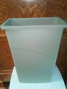 lot 295 image: Rubbermaid commercial trash bin.