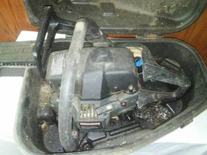 lot 301 image: Craftsman 18 gas chainsaw in hard case,