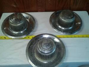 lot 462 image: Chevrolet Center caps -3