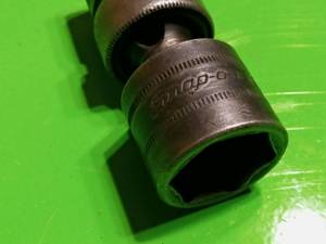 lot 43 image: Snap On 38 wobble impact socket