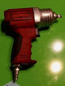 lot 53 image: Mac Tools 38 pneumatic impact wrench