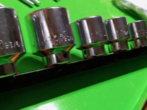 lot 54 image: Mac Tools 12 drive SAE 6 point socket set
