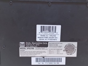 lot 30 image: Dual 400 watt car audio amplifier