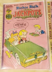 lot 11 image: Harvey World Richie Rich Comics (1977-1980)