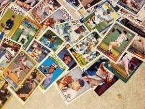 lot 58 image: Topps Baseball Cards from the 80s- semi current