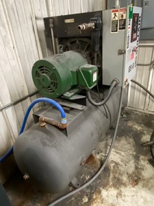 lot 5 image: SullAir ES-8 Industrial Air Compressor