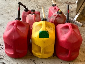 lot 22 image: Lot Of Assorted Fuel Cans