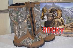 lot 13 image: Sportsman 248 Boot and Shoe