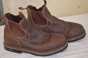 lot 120 image: Sportsman 248 Boot and Shoe