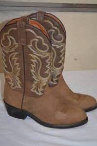 lot 127 image: Sportsman 248 Boot and Shoe