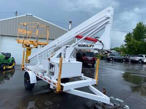 lot 1 image: Highjacker Aerial Works Platform Lift