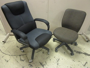 lot 803 image: DESK CHAIRS, ADJUSTABLE, ON CASTERS