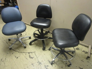 lot 811 image: ADJUSTABLE OFFICE CHAIRS, ON CASTERS