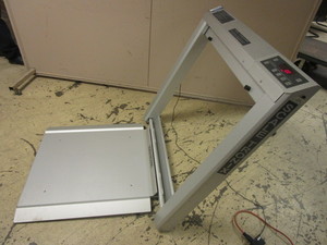 lot 830 image: SCALE-TRONIX STOW-A-WEIGH SCALE