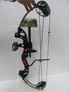 lot 2 image: Youth Compound Bow