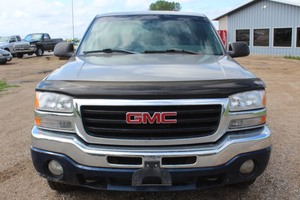 lot 5734 image: 2003 GMC Sierra 1500 4x4 Extended Cab