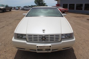 lot 5739 image: 2001 Cadillac Eldorado ETC - 2 Owners