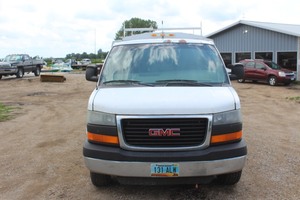 lot 5744 image: 2006 GMC Savana 3500 Aluminum Body Service Van - 2 Owners -