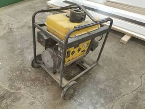 lot 9 image: Fuji Heavy Industries Ltd. Robin Generator RGV 6100