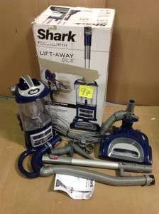 Shark Navigator Lift-Away Deluxe Bagless Vacuum Cleaner&nbsp&nbspin good condition
