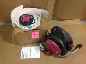 G.F. Garden Aquabag 1 in. x 54 ft. Fuchsia Maxi Portable Hose and Reel&nbsp&nbspin good condition