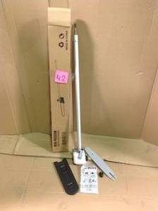 Sunseeker 10 in. Fixed Head Pole Saw (Fits Universal System Attachment Capable String Trimmers)&nbsp&nbspin good condition