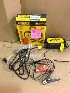 DEWALT 5-Port Front and Back Seat Mobile USB PD Charger&nbsp&nbspin good condition